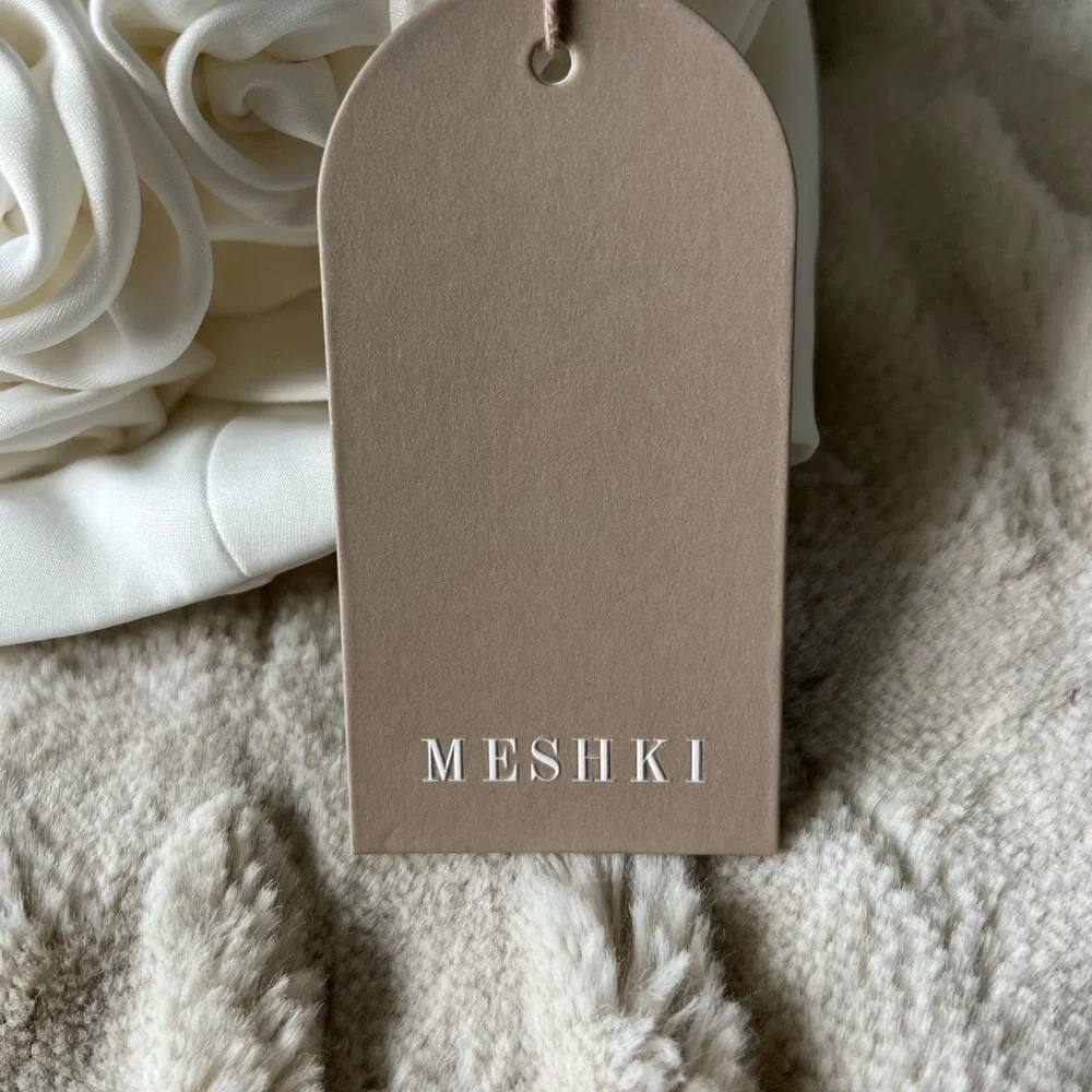Meshki White Strapless Rose Appliqué Crop Top - Picture 10 of 10